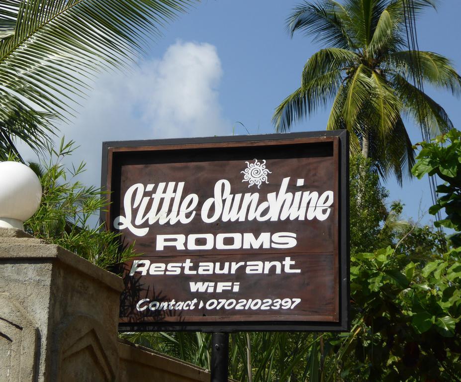 Little Sunshine Guest House & Restaurant 坦加拉 外观 照片